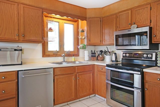 68 Ashford Street, Methuen, MA 01844