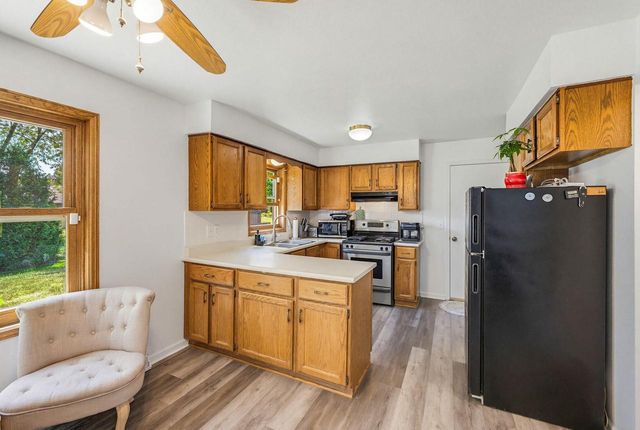 N78W15289 Haymeadow ROAD, Menomonee Falls, WI 53051