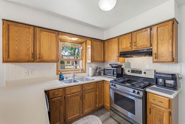 N78W15289 Haymeadow ROAD, Menomonee Falls, WI 53051