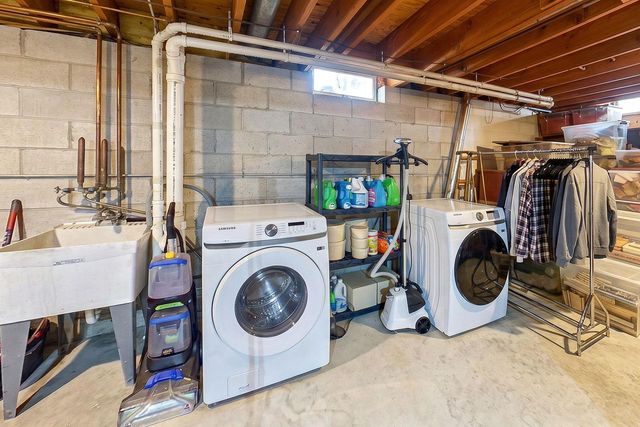 N78W15289 Haymeadow ROAD, Menomonee Falls, WI 53051