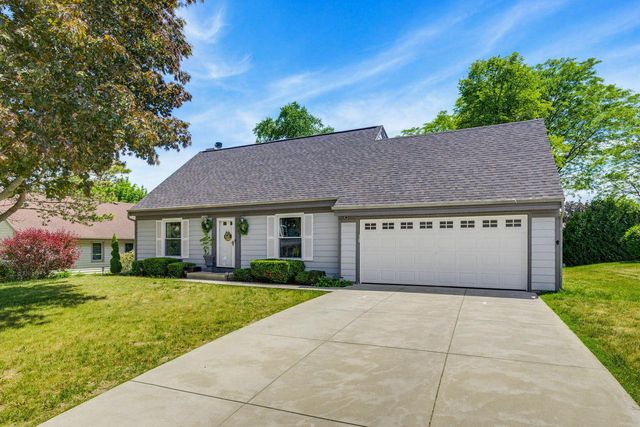 N78W15289 Haymeadow ROAD, Menomonee Falls, WI 53051