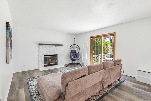 N78W15289 Haymeadow ROAD, Menomonee Falls, WI 53051