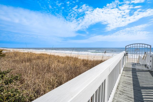 324 Sea Oats Circle, Pawleys Island, SC 29585
