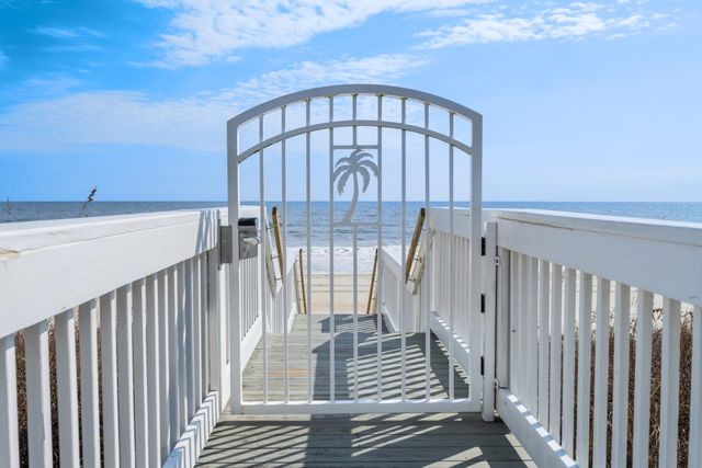 324 Sea Oats Circle, Pawleys Island, SC 29585