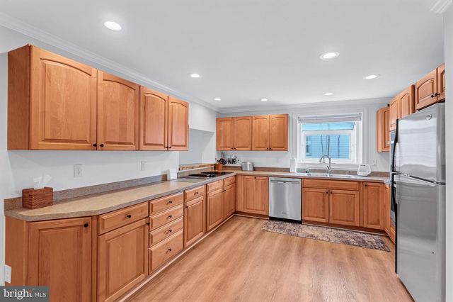 1030 CHESTER RIVER DR, Grasonville, MD 21638