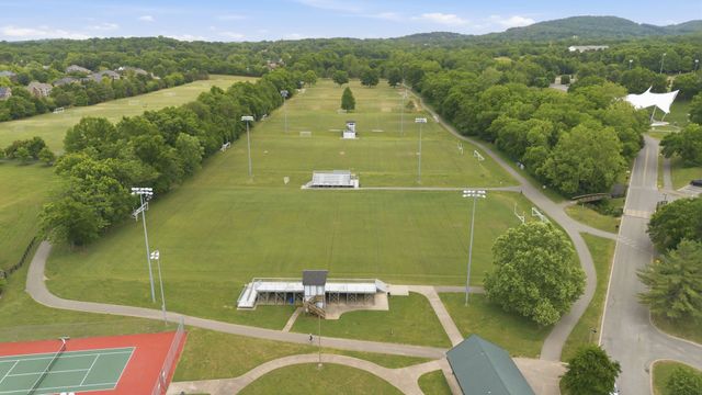 1240 Concord Hunt Dr, Brentwood, TN 37027