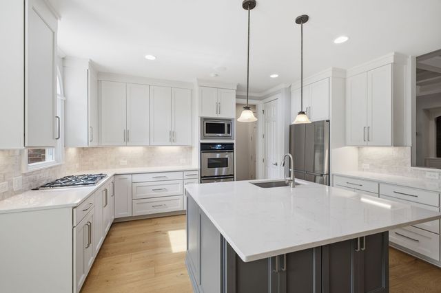 1240 Concord Hunt Dr, Brentwood, TN 37027