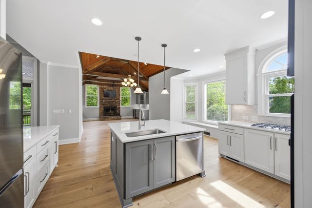 1240 Concord Hunt Dr, Brentwood, TN 37027