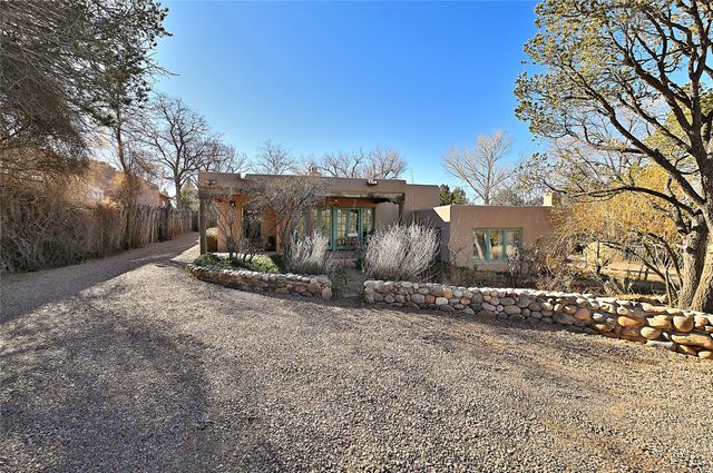 629 Camino Del Monte Sol, Santa Fe, NM 87505