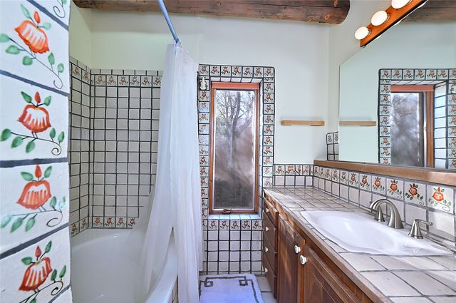 629 Camino Del Monte Sol, Santa Fe, NM 87505