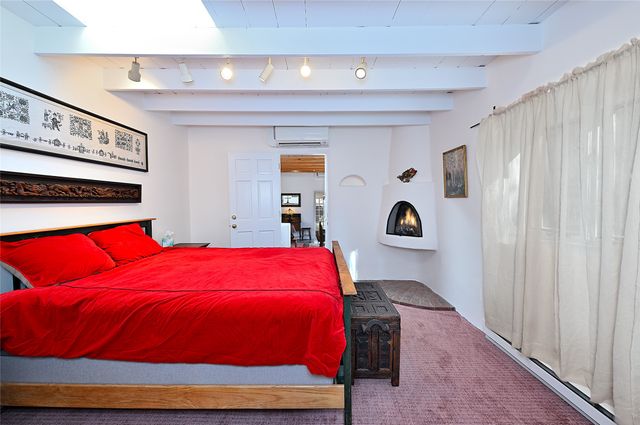 629 Camino Del Monte Sol, Santa Fe, NM 87505