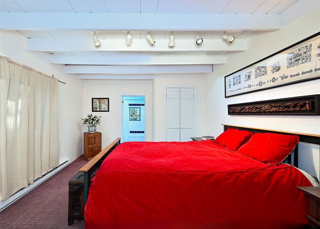 629 Camino Del Monte Sol, Santa Fe, NM 87505