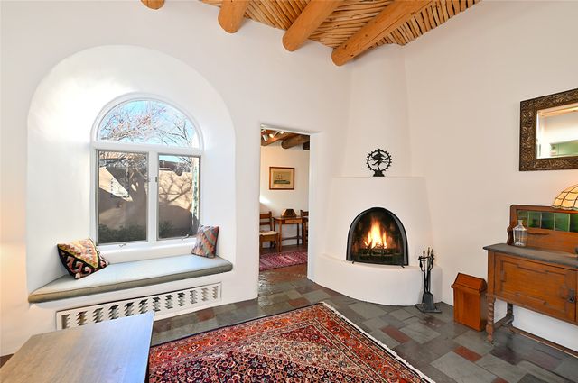 629 Camino Del Monte Sol, Santa Fe, NM 87505