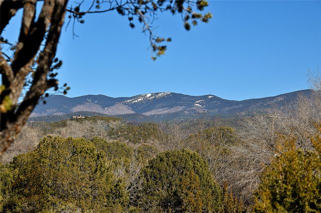 629 Camino Del Monte Sol, Santa Fe, NM 87505