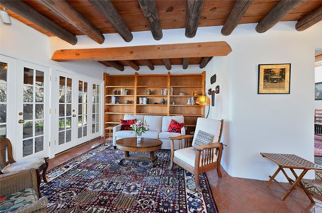 629 Camino Del Monte Sol, Santa Fe, NM 87505