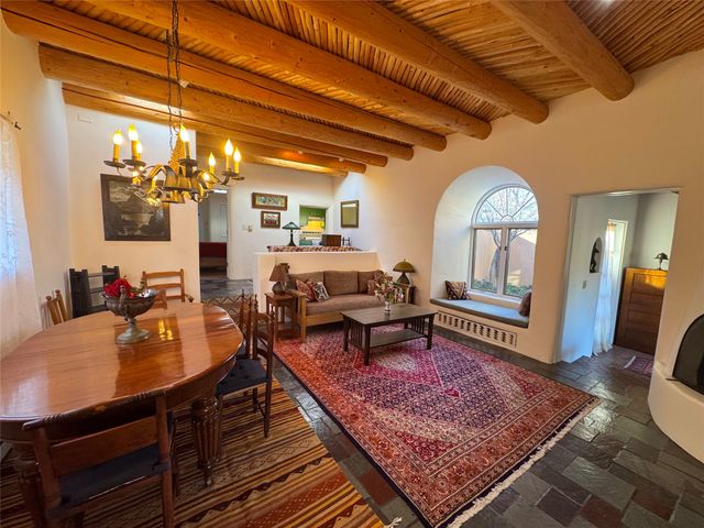 629 Camino Del Monte Sol, Santa Fe, NM 87505