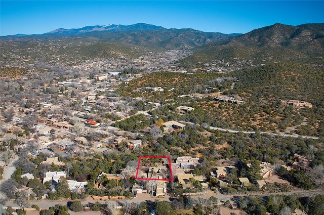 629 Camino Del Monte Sol, Santa Fe, NM 87505