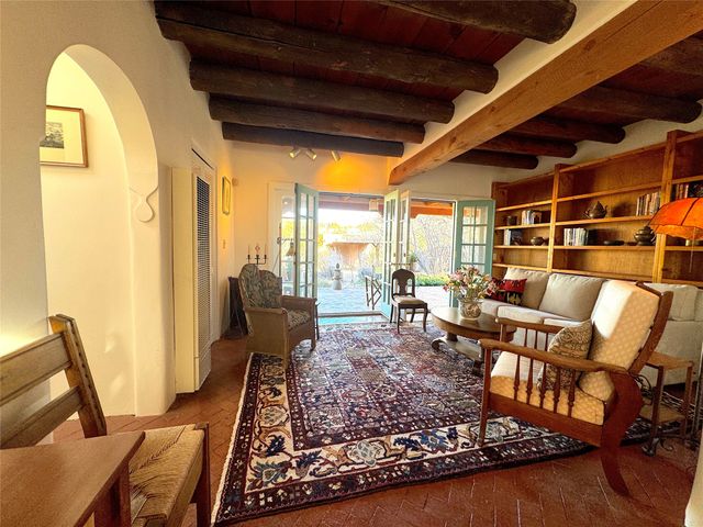 629 Camino Del Monte Sol, Santa Fe, NM 87505