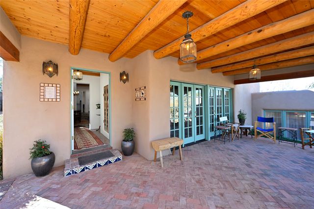 629 Camino Del Monte Sol, Santa Fe, NM 87505