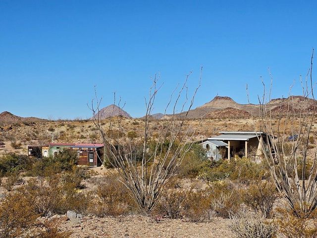 881 Mud Spring Road, Terlingua, TX 79852