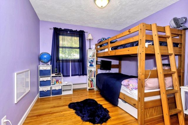 23 Beyer Dr, Easthampton, MA 01027