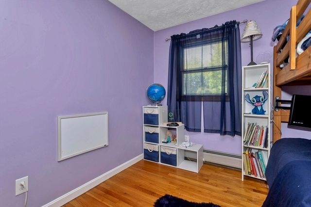 23 Beyer Dr, Easthampton, MA 01027