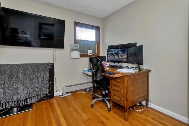 23 Beyer Dr, Easthampton, MA 01027