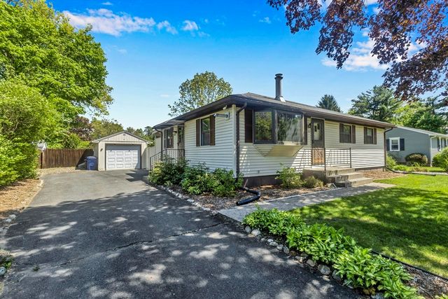 23 Beyer Dr, Easthampton, MA 01027