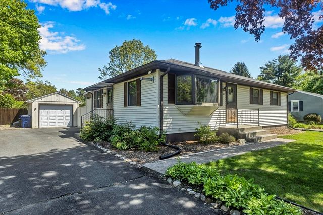 23 Beyer Dr, Easthampton, MA 01027