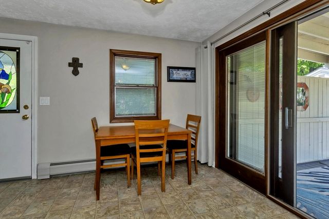 23 Beyer Dr, Easthampton, MA 01027