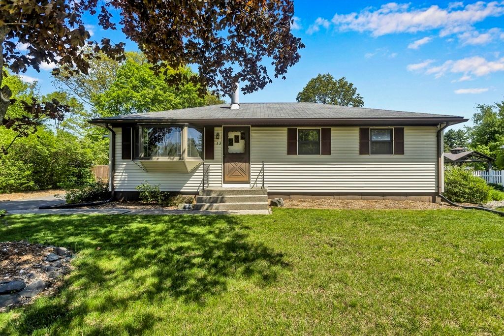 23 Beyer Dr, Easthampton, MA 01027
