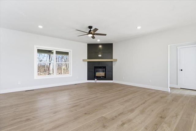 5555 E Wild Horse Drive, Springfield, MO 65802