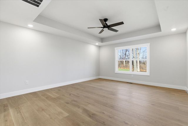 5555 E Wild Horse Drive, Springfield, MO 65802