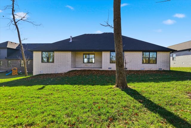 5555 E Wild Horse Drive, Springfield, MO 65802