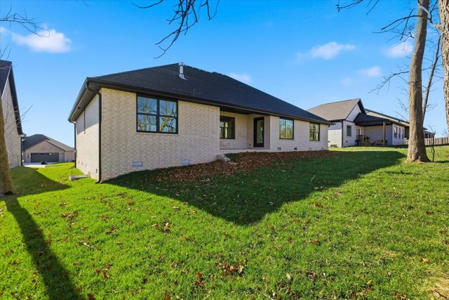 5555 E Wild Horse Drive, Springfield, MO 65802