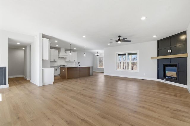 5555 E Wild Horse Drive, Springfield, MO 65802