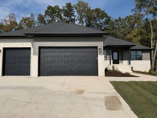5555 E Wild Horse Drive, Springfield, MO 65802