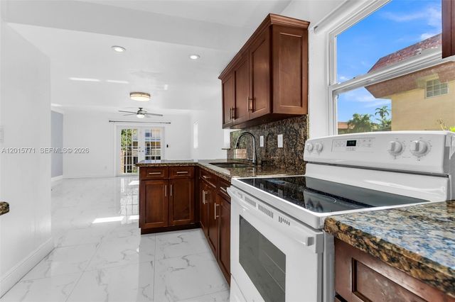 10903 N Kendall Dr 222, Miami, FL 33176