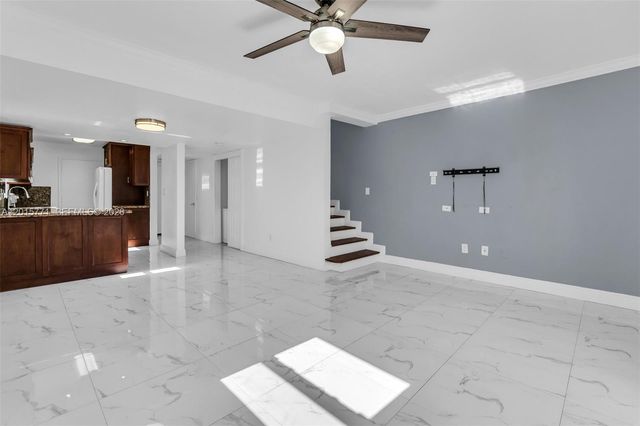10903 N Kendall Dr 222, Miami, FL 33176