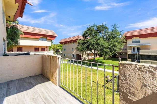 10903 N Kendall Dr 222, Miami, FL 33176