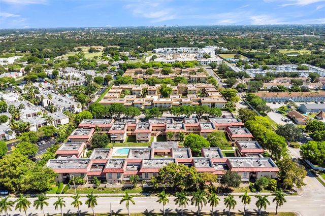 10903 N Kendall Dr 222, Miami, FL 33176