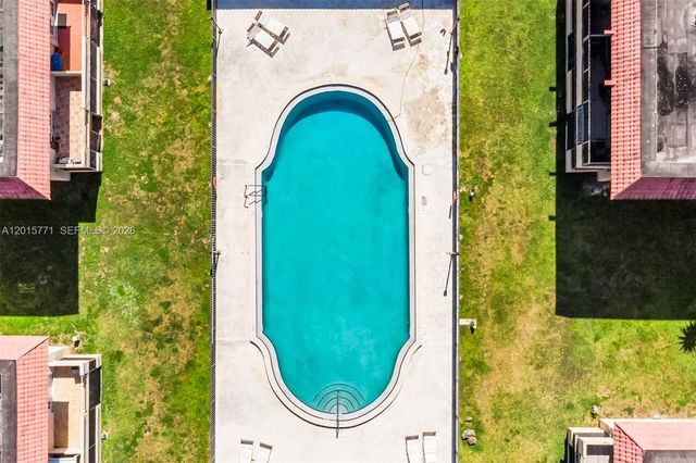 10903 N Kendall Dr 222, Miami, FL 33176