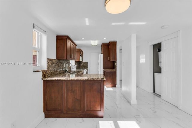 10903 N Kendall Dr 222, Miami, FL 33176