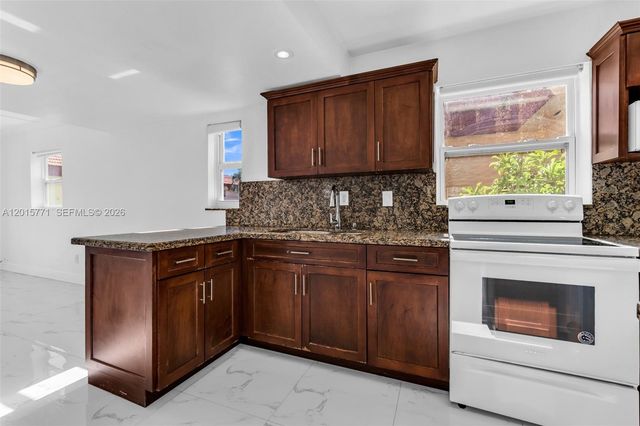 10903 N Kendall Dr 222, Miami, FL 33176