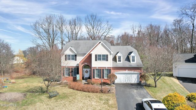 22 Wayfield Lane, Colonie, NY 12047