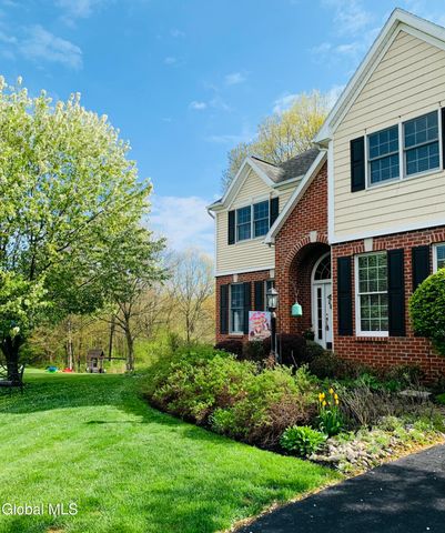 22 Wayfield Lane, Colonie, NY 12047