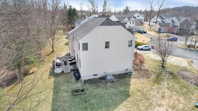 22 Wayfield Lane, Colonie, NY 12047