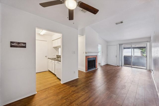 768 Memorial Mews Street 4, Houston, TX 77079