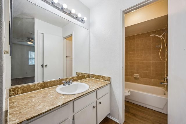 768 Memorial Mews Street 4, Houston, TX 77079