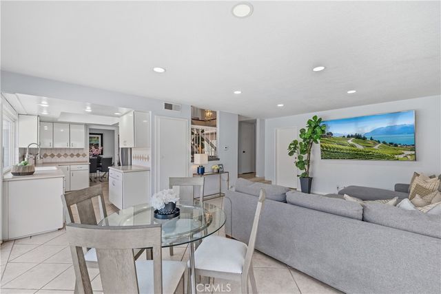 4395 Avenida Carmel, Cypress, CA 90630